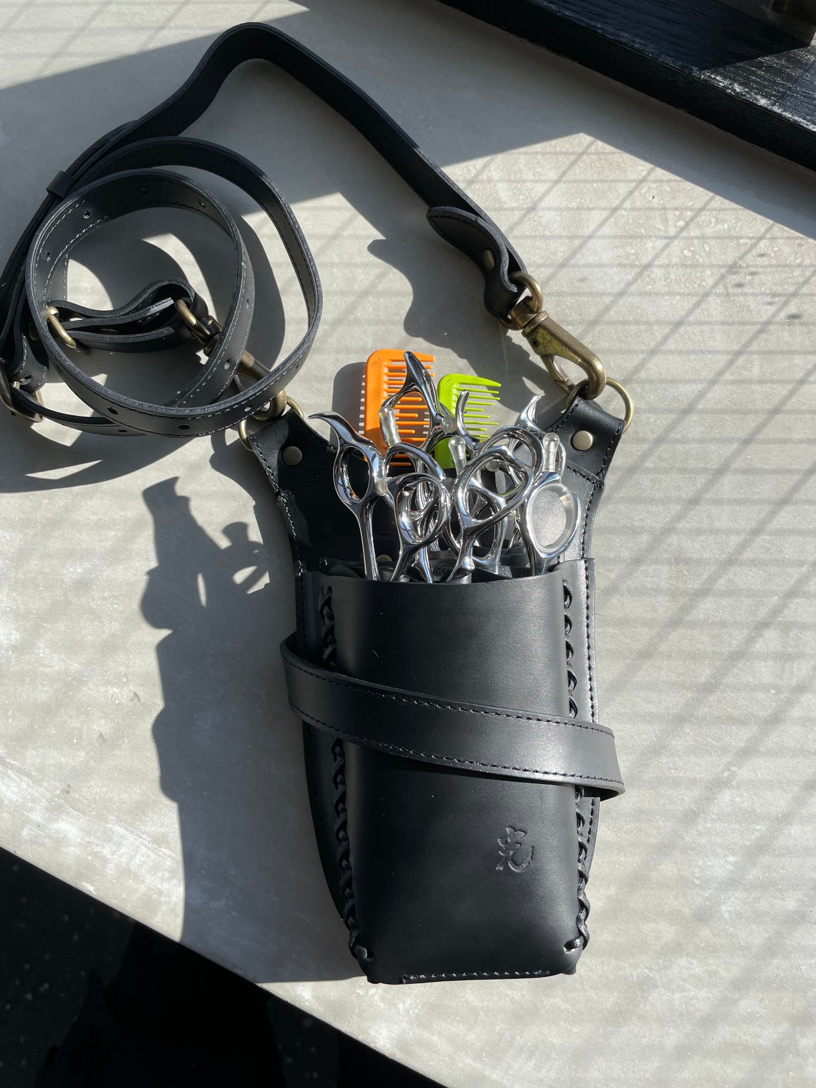 【極美品】スノコ シングル 5丁入りシザーホルダー – HIKARI Corporation